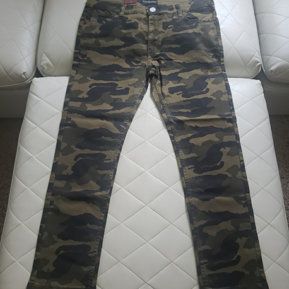 Men's Victorious Comouflage Skinny Fit Pants Size 40×32